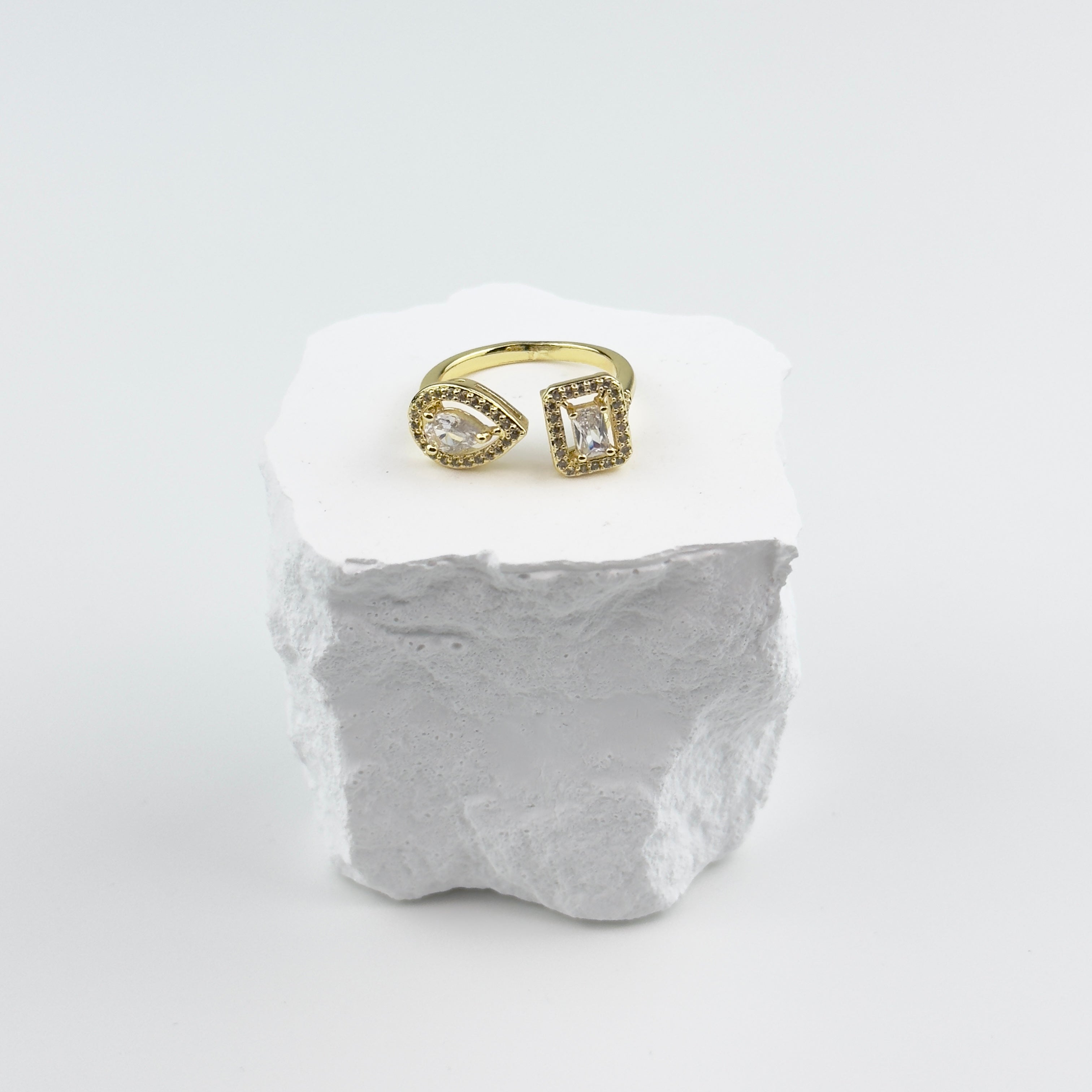 DIAMOND RING - GOLD