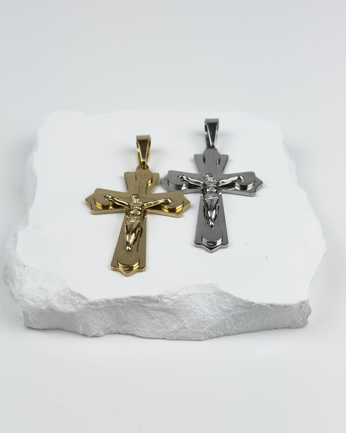 PENDANT CROSS - SILVER