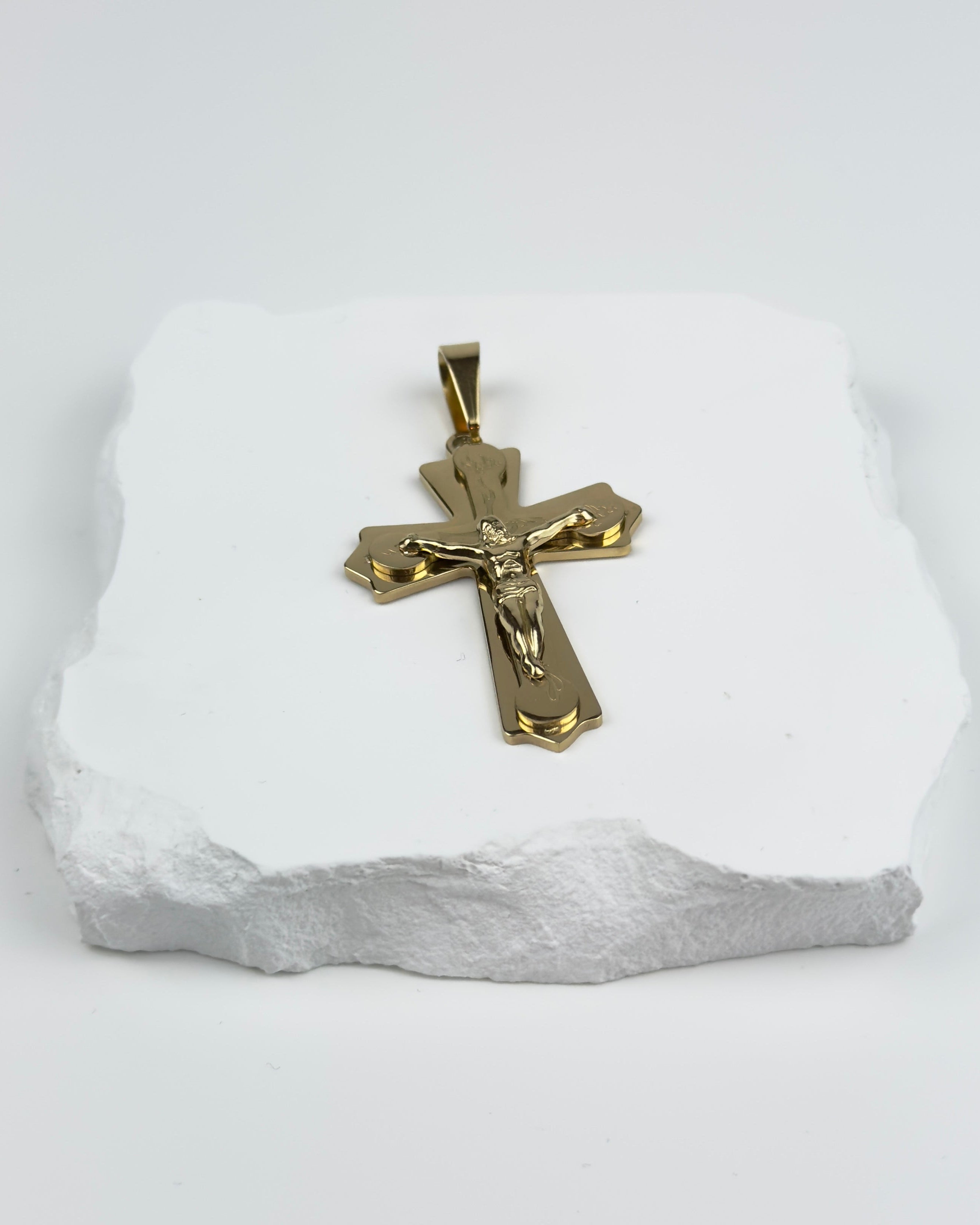 CROSS PENDANT - GOLD